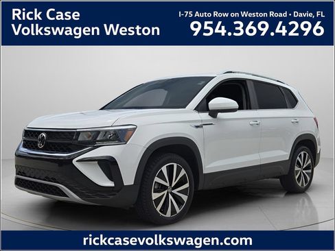 Certified 2023 Volkswagen Taos SE FWD image 1