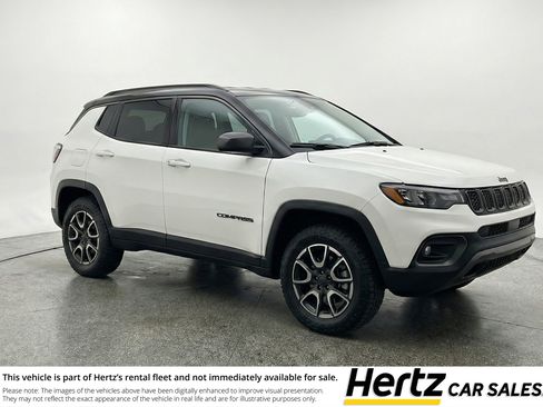 Used 2025 Jeep Compass Trailhawk AWD/4WD image 1
