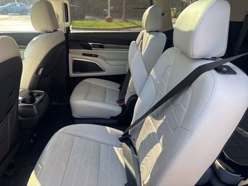 Used 2021 Kia Telluride SX w/ SX Prestige Package image 12