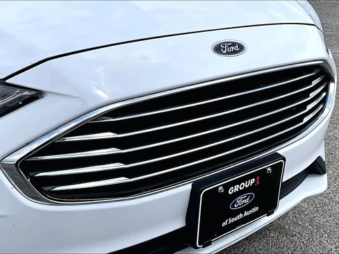 Used 2020 Ford Fusion SE image 30