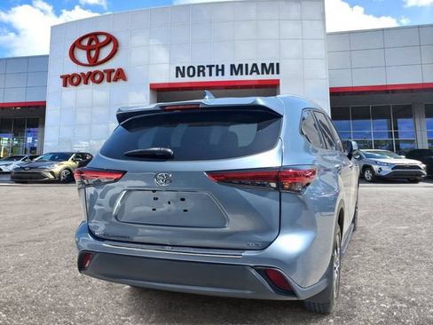 Used 2023 Toyota Highlander XLE FWD image 4