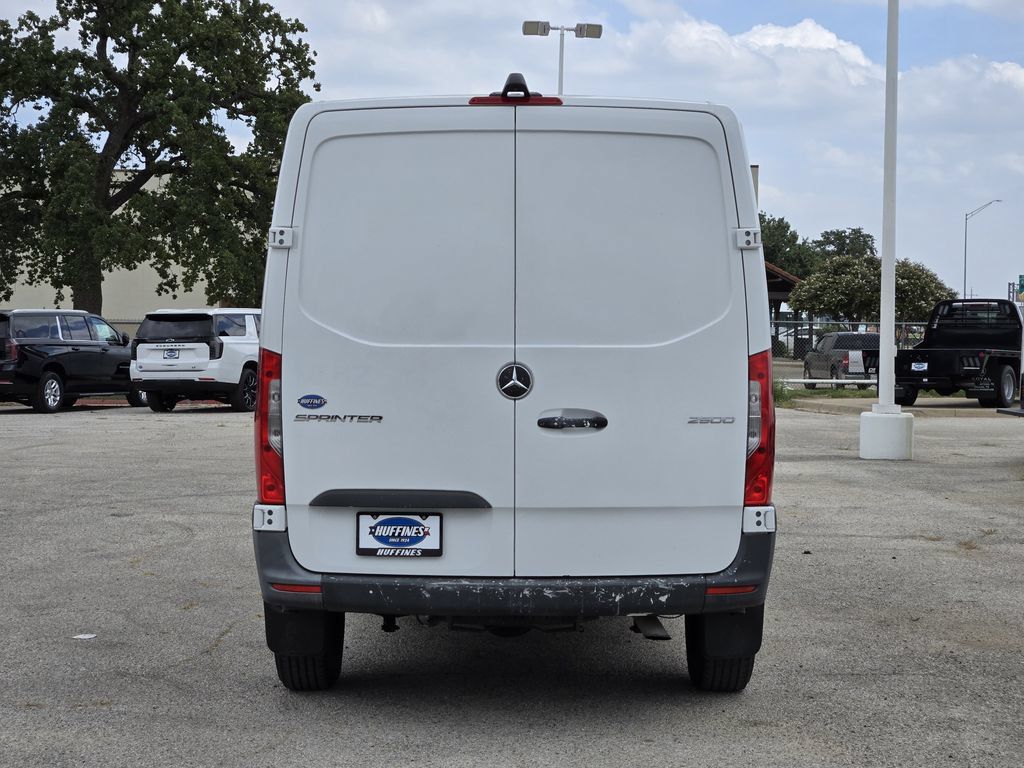 Used 2023 Mercedes-Benz Sprinter 2500 image 6