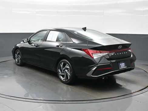 Used 2025 Hyundai Elantra SEL w/ Cargo Package FWD image 4