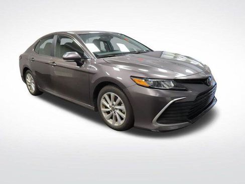 Used 2024 Toyota Camry LE w/ Convenience Package FWD image 33