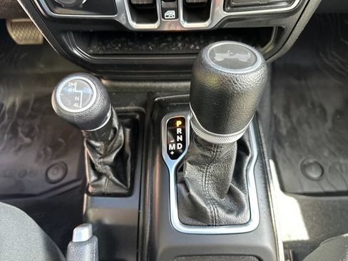 Used 2020 Jeep Wrangler Unlimited Sport AWD/4WD image 32