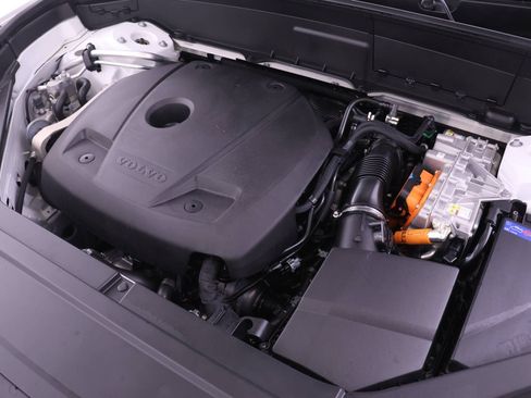 Certified 2023 Volvo XC90 T8 Plus AWD/4WD image 24