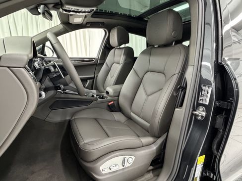 New 2026 Porsche Macan S image 32