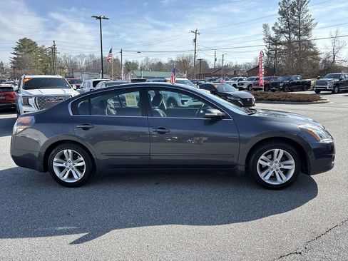 Used 2012 Nissan Altima 3.5 SR image 11