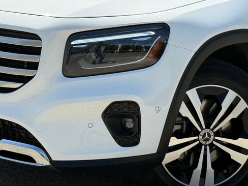 Used 2026 Mercedes-Benz GLB 250 image 3