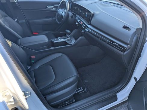 Used 2026 Kia Sportage SX image 12