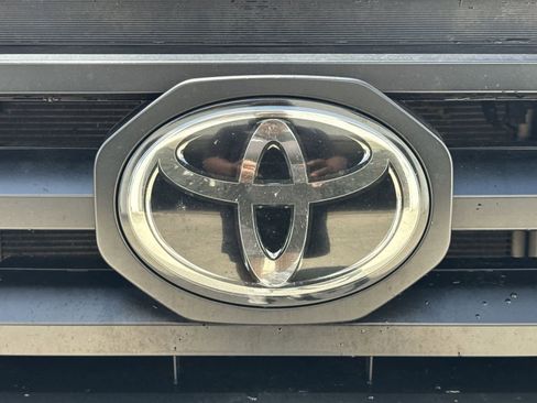 Used 2022 Toyota Tacoma SR RWD image 13
