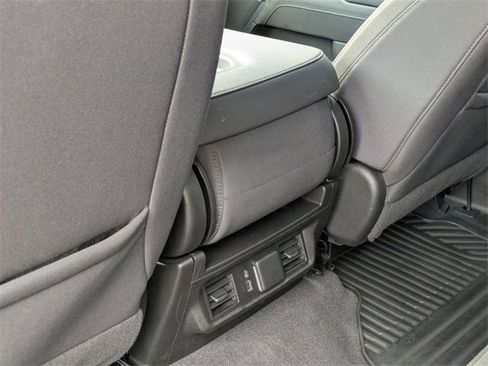 Used 2022 Chevrolet Silverado 1500 LT w/ Convenience Package II image 30