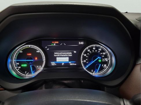 Certified 2024 Toyota Venza XLE AWD/4WD image 16