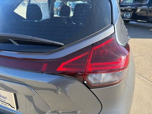 Used 2022 Nissan Kicks S image 8