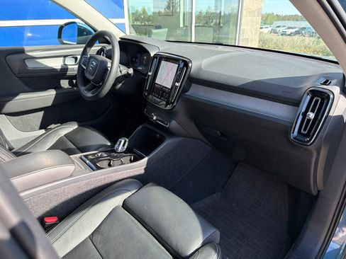 Used 2023 Volvo XC40 B5 Ultimate w/ Protection Package Premier AWD/4WD image 18