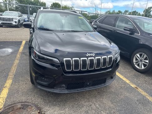 Used 2021 Jeep Cherokee Latitude FWD image 25