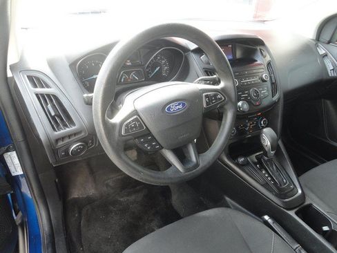 Used 2018 Ford Focus SE FWD image 7