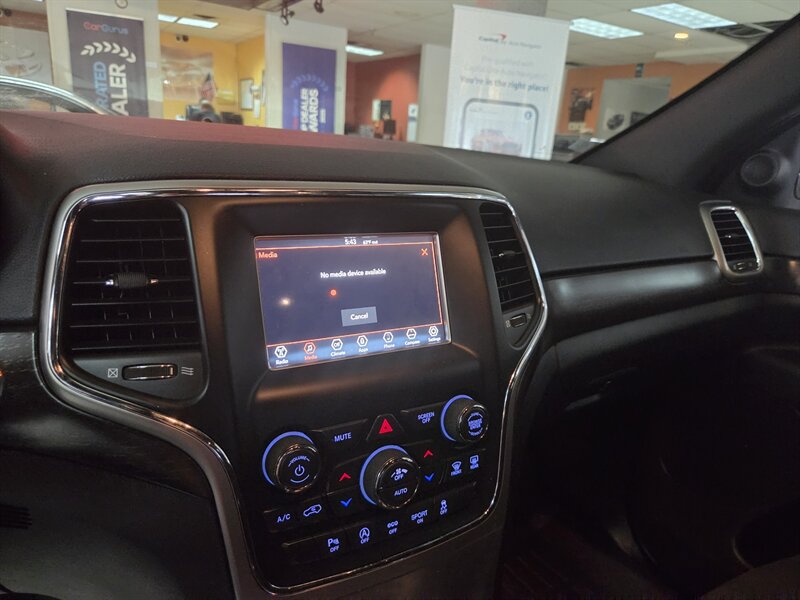 Used 2018 Jeep Grand Cherokee Laredo AWD/4WD image 33
