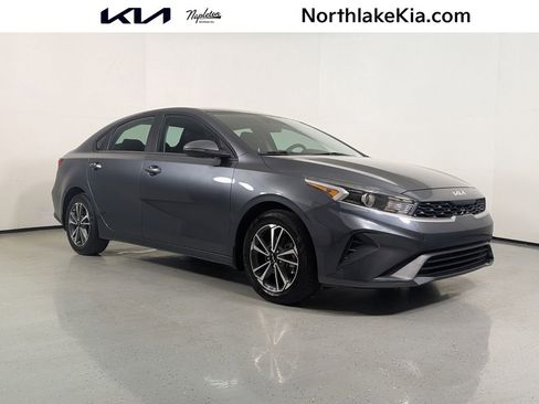 Used 2024 Kia Forte LXS w/ LXS Technology Package FWD image 1