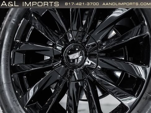 Used 2024 Cadillac Escalade ESV Premium Luxury w/ Performance Package AWD/4WD image 15