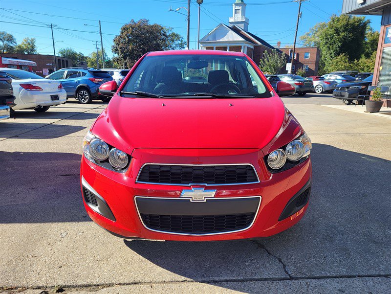 Used 2016 Chevrolet Sonic LT FWD image 2