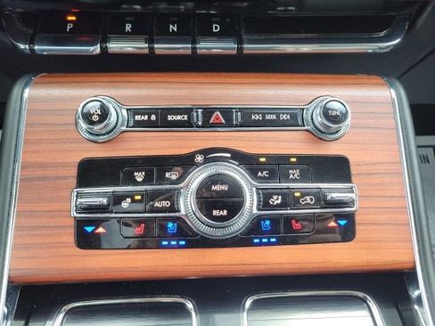 Used 2024 Lincoln Aviator Reserve w/ Elements Package Plus AWD/4WD image 40