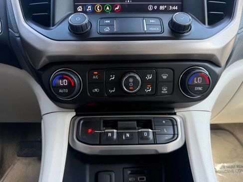 Used 2023 GMC Acadia Denali image 18