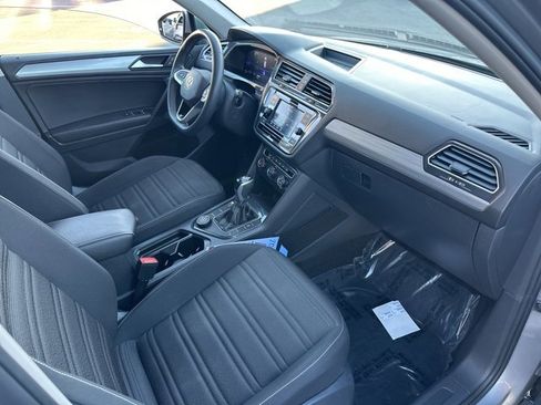 Used 2022 Volkswagen Tiguan S image 33