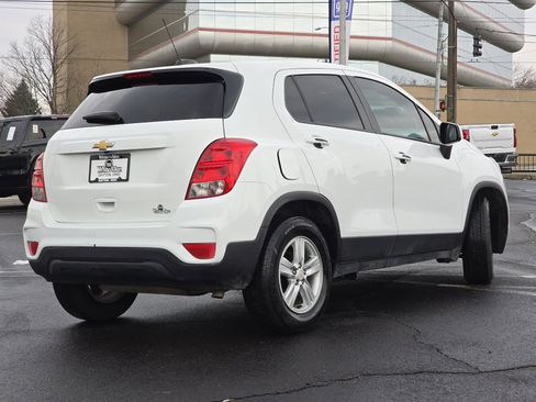 Used 2022 Chevrolet Trax LS w/ Tint and Cruise Package image 19