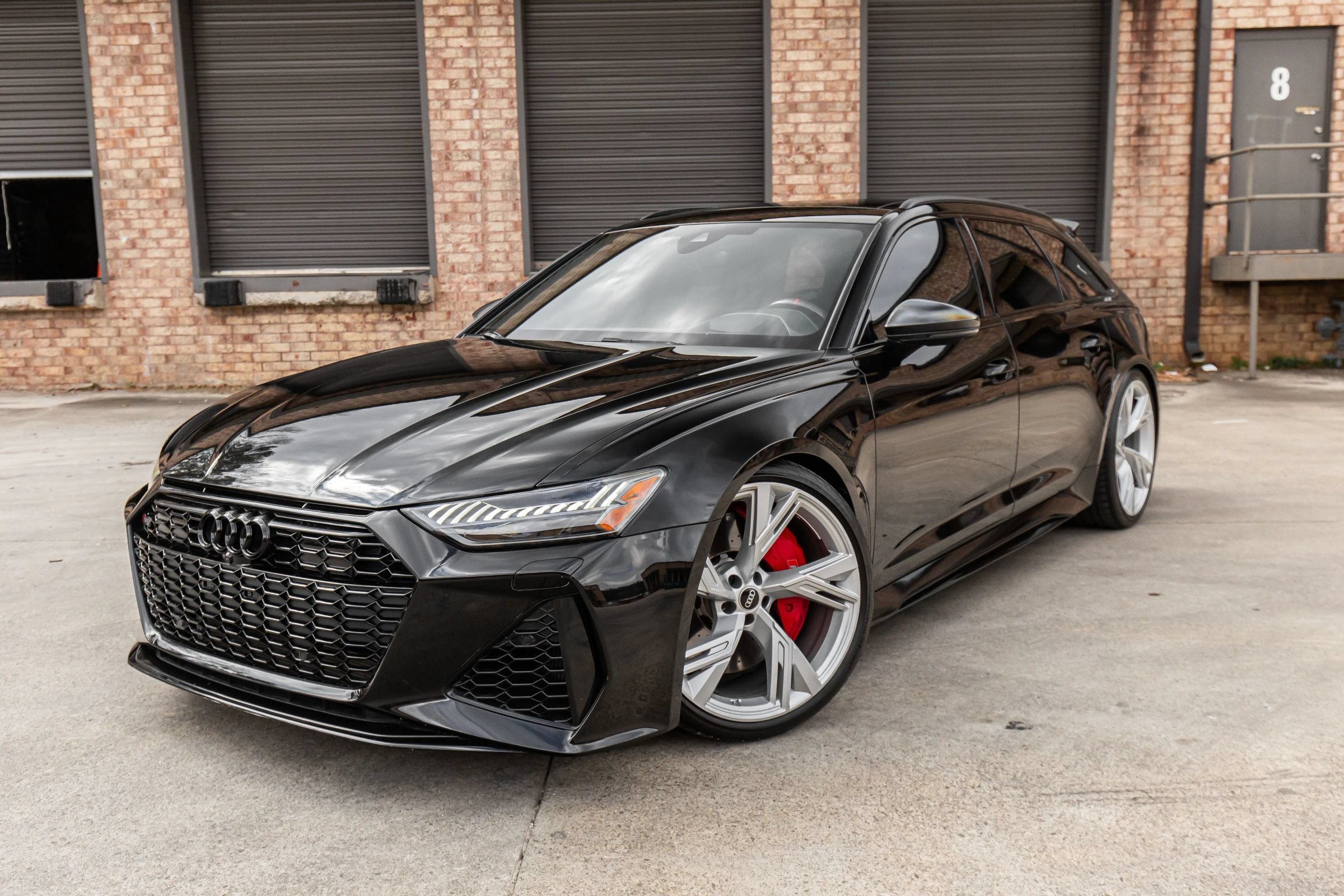 Used 2021 Audi RS 6 w/ Executive Package AWD/4WD image 2