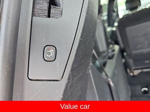Used 2015 Dodge Grand Caravan SXT w/ Blacktop Package FWD image 16