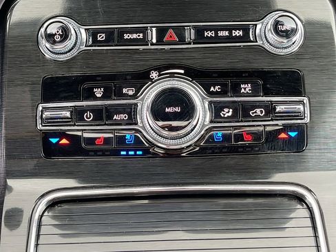 Used 2023 Lincoln Nautilus Reserve w/ Luxury Package image 21