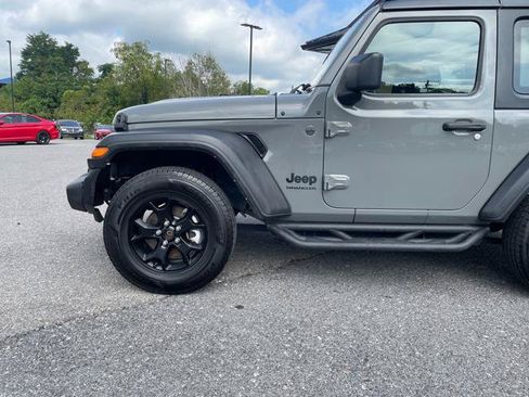 Used 2022 Jeep Wrangler Sport AWD/4WD image 2