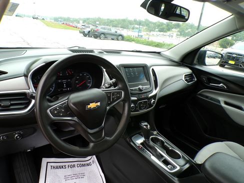Used 2018 Chevrolet Equinox LS FWD image 9