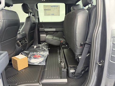 New 2026 Ford F250 Lariat w/ Black Appearance Package image 50