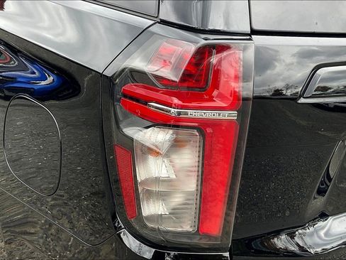 Used 2024 Chevrolet Tahoe Z71 w/ Luxury Package image 24