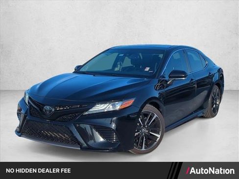 Used 2019 Toyota Camry XSE FWD image 1