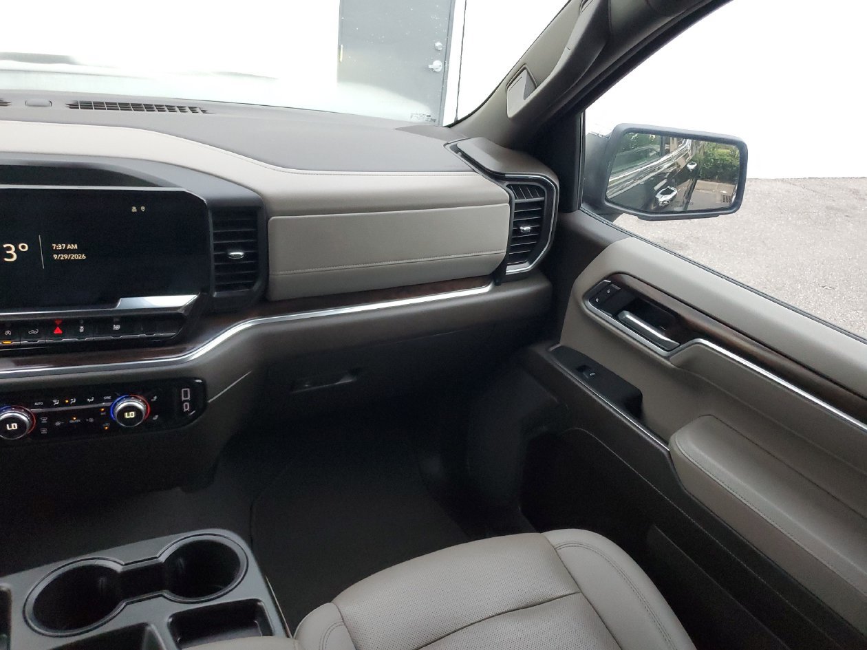 Used 2025 GMC Sierra 1500 SLT RWD image 15