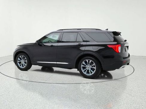 Certified 2022 Ford Explorer XLT w/ Equipment Group 202A RWD image 5