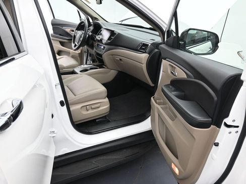 Used 2023 Honda Ridgeline RTL-E image 11