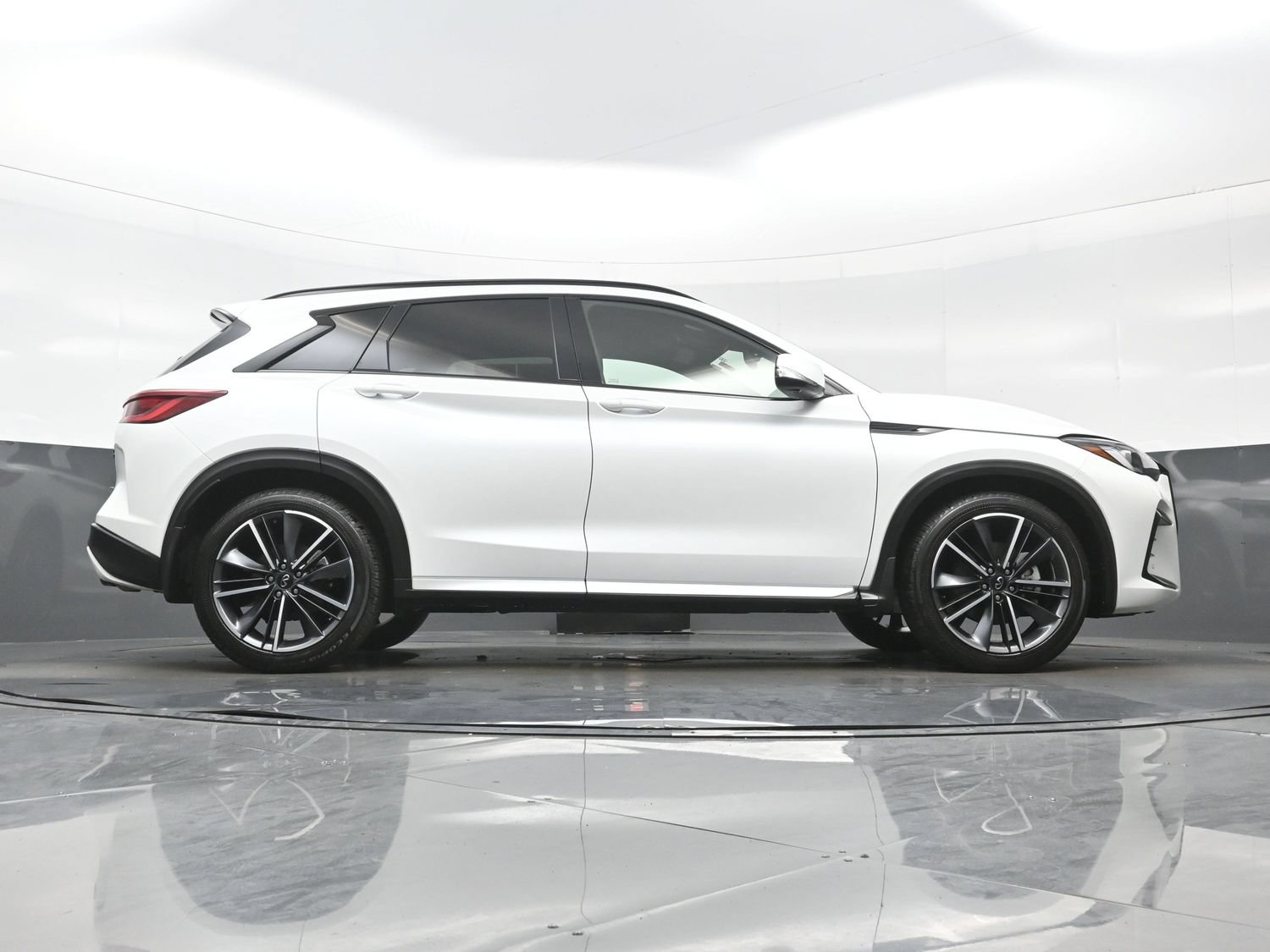 Used 2023 INFINITI QX50 Sport AWD/4WD image 34
