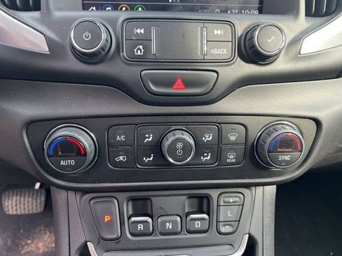 Used 2021 GMC Terrain SLT w/ Elevation Edition image 29