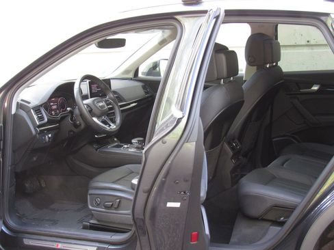 Used 2020 Audi Q5 e Prestige w/ Prestige Package AWD/4WD image 14