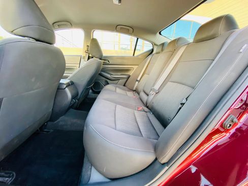 Used 2025 Nissan Altima 2.5 SV FWD image 14
