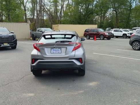 Used 2018 Toyota C-HR XLE FWD image 7