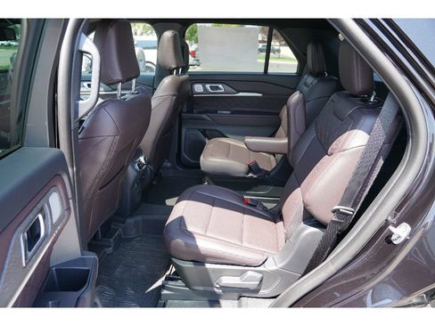 New 2026 Ford Explorer Platinum w/ LUX Leather Package AWD/4WD image 12