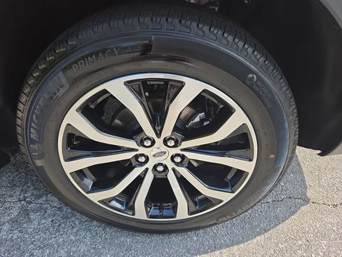 Used 2025 Ford Explorer ST-Line AWD/4WD image 12