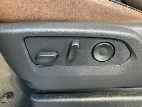 Used 2025 Chevrolet Tahoe High Country image 6