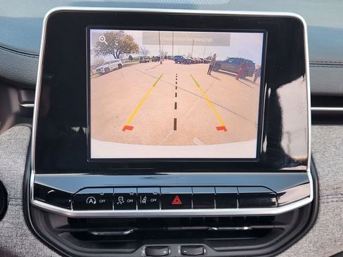 Used 2025 Jeep Compass Sport image 13