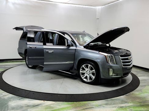 Used 2019 Cadillac Escalade ESV Premium Luxury AWD/4WD image 10